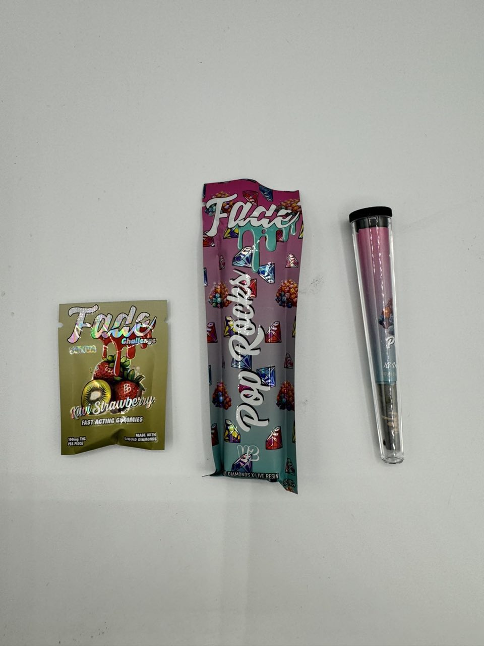V2 FADE 2G DISPOSABLE VAPE W/ PRE ROLL – LIQUID DIAMONDS X LIVE RESIN