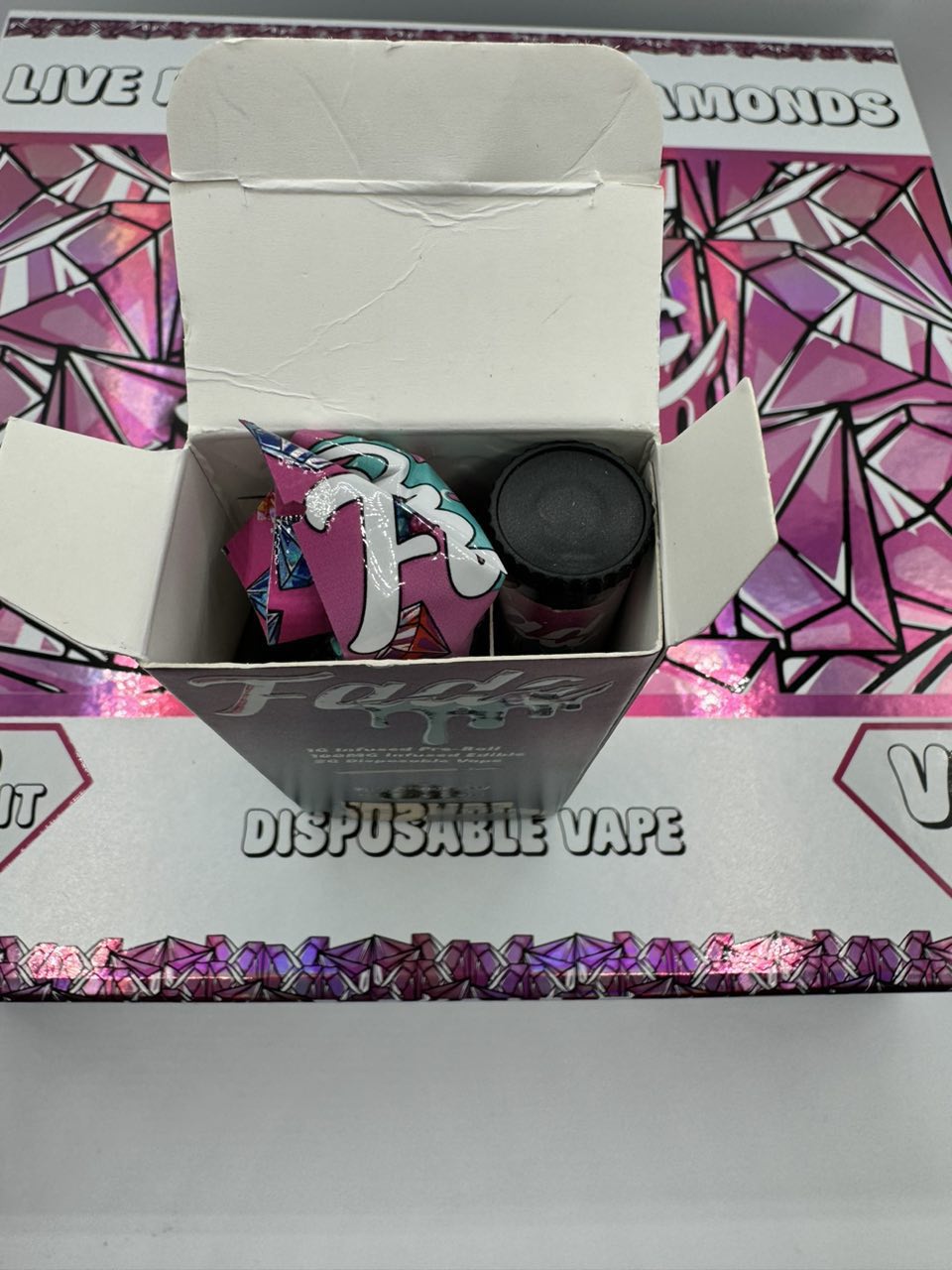 V2 FADE 2G DISPOSABLE VAPE W/ PRE ROLL – LIQUID DIAMONDS X LIVE RESIN - Image 4